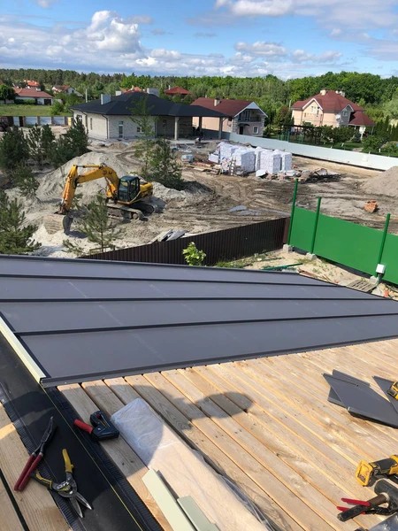 Фальцевая кровля на выставочном центре