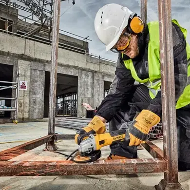 Шлифмашина угловая сетевая DeWALT DWE4357