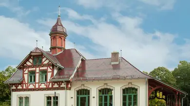 Керамическая черепица Jacobi/Walther Biber schwanzziegel авангард глазурь бордово-красный