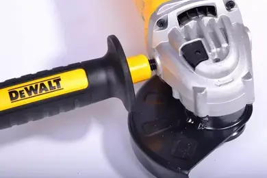 Шлифмашина угловая сетевая DeWALT DWE4237