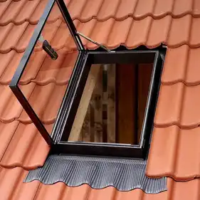 Вихід на дах VELUX для нежитлових приміщень GVT 0000 54х83 см