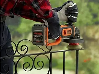 Шліфмашина кутова акумуляторна Black&Decker BCG720M1
