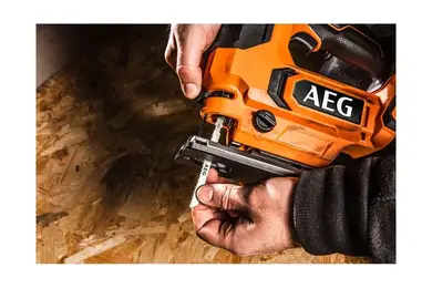 Аккумуляторный бесщеточный лобзик AEG BST18BX2-0