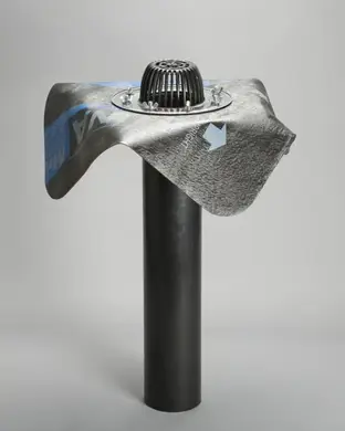 Покрівельна воронка з ПВХ фартухом та листоприймачем SGT DN110/600
