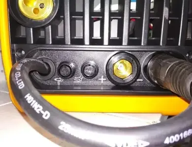 Полуавтомат сварочный HUGONG HDMIG 200 LCD MIG/MAG/MMA/TIG, 230В