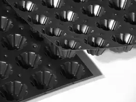 Профилированная дренажная мембрана PLASTMASTER GREENFOL 1000 рулон 30 м² (2х15 м)